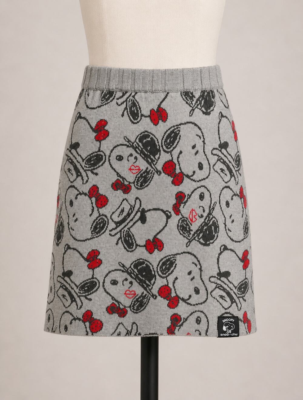 Peanuts | Snoopy Knit Skirt Medium Gray Red Smoo-chu